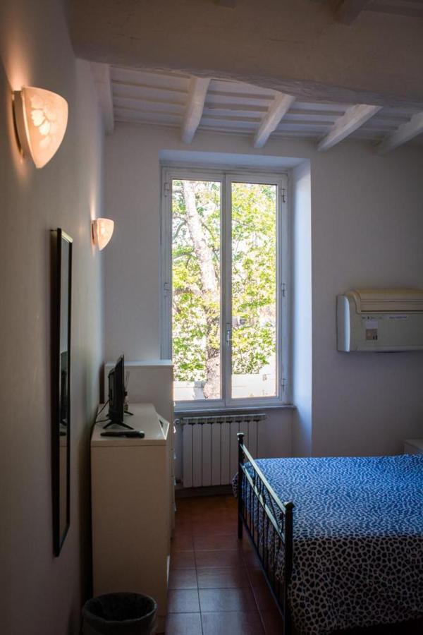 River 88 Rome Bagian luar foto