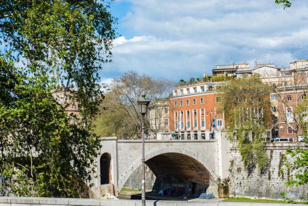 River 88 Rome Bagian luar foto